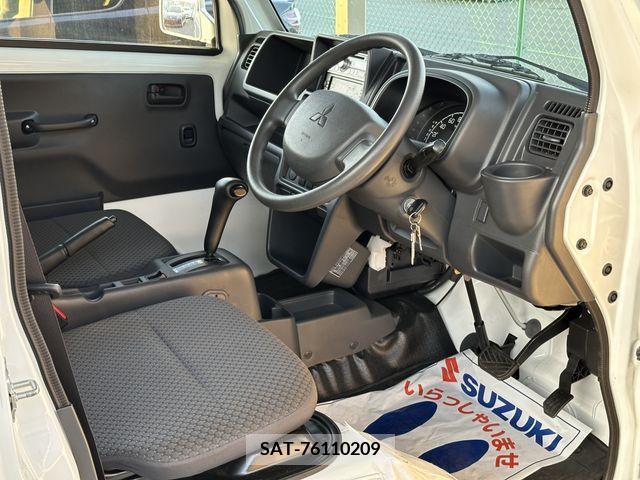Mitsubishi MINICAB TRUCK 2015-09 215130-1