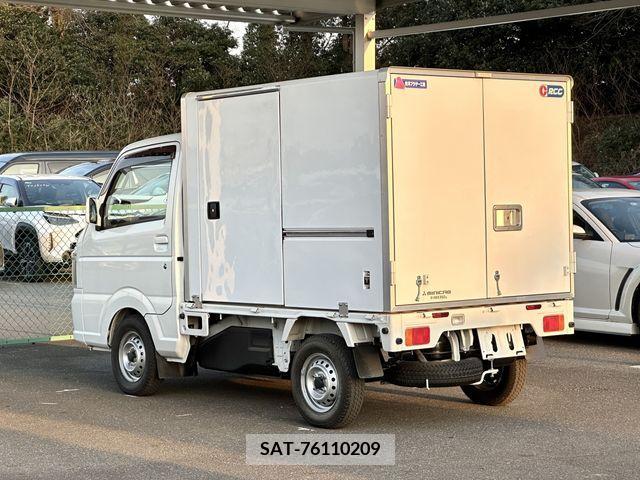 Mitsubishi MINICAB TRUCK 2015-09 215130-12