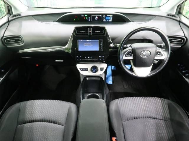 Toyota PRIUS 2017-11 13903-1