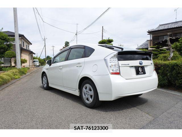 Toyota PRIUS 2011-08 282230-3