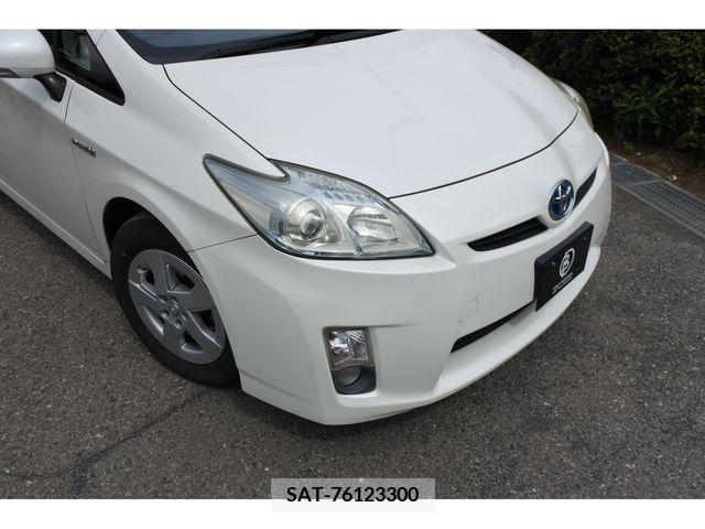 Toyota PRIUS 2011-08 282230-4