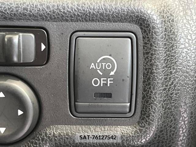 Nissan NOTE 2013-06 348359-5