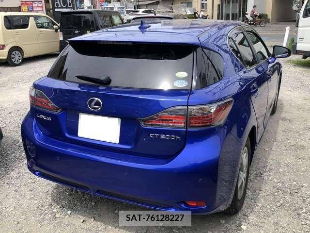 Lexus CT 2011-09 275248-7