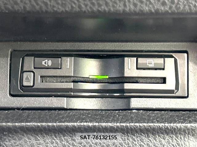 Toyota VOXY 2016-03 370337-7