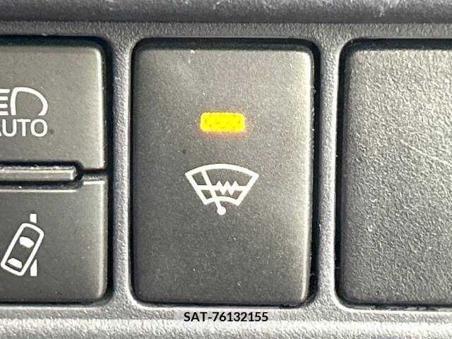 Toyota VOXY 2016-03 370337-6