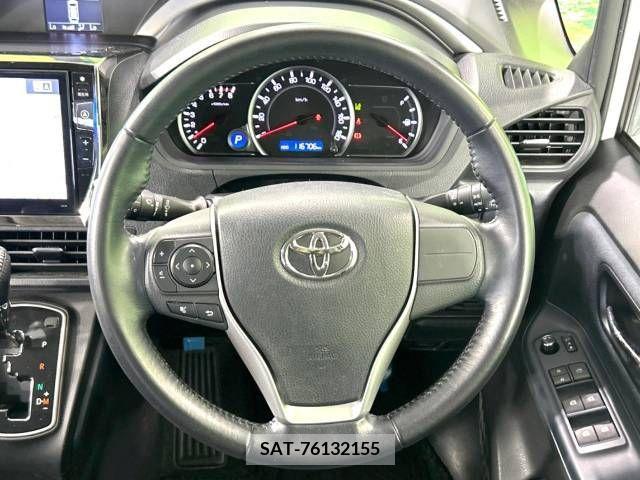 Toyota VOXY 2016-03 370337-14