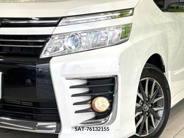 Toyota VOXY 2016-03 370337-12