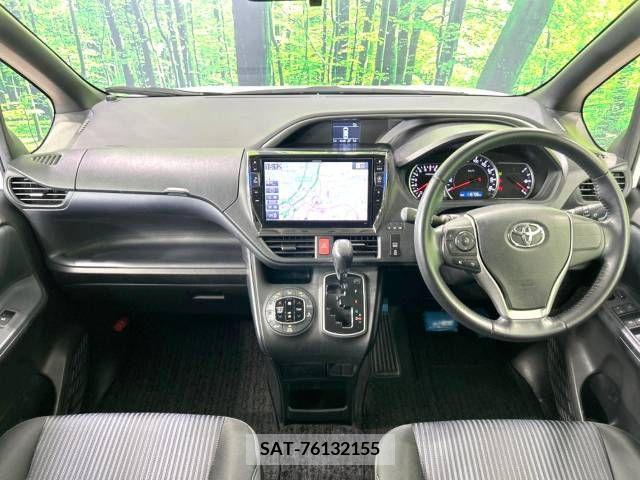 Toyota VOXY 2016-03 370337-1