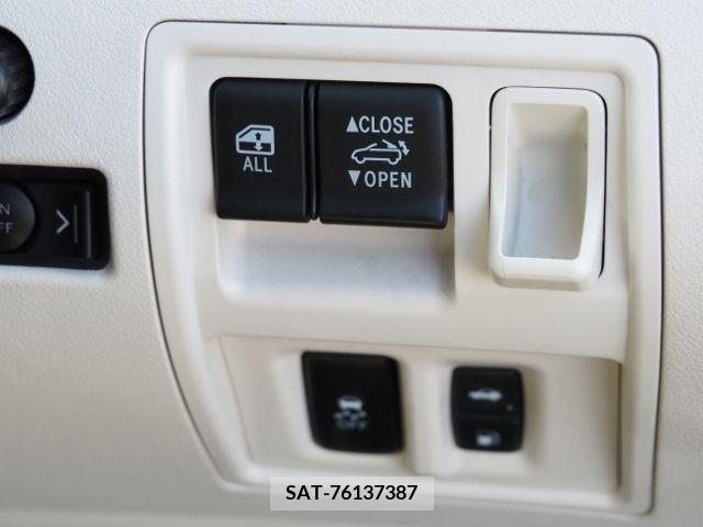 Lexus IS 2012-08 205769-23