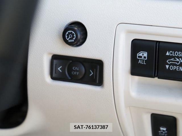 Lexus IS 2012-08 205769-25