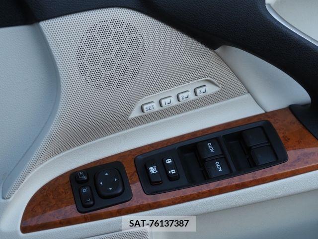 Lexus IS 2012-08 205769-28