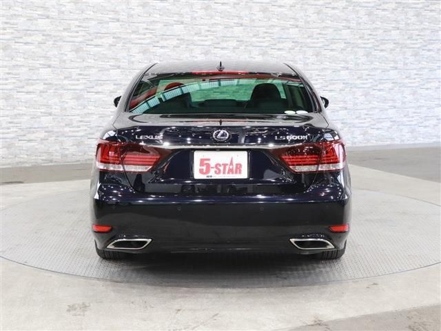 Lexus LS 2014-10 8413-7
