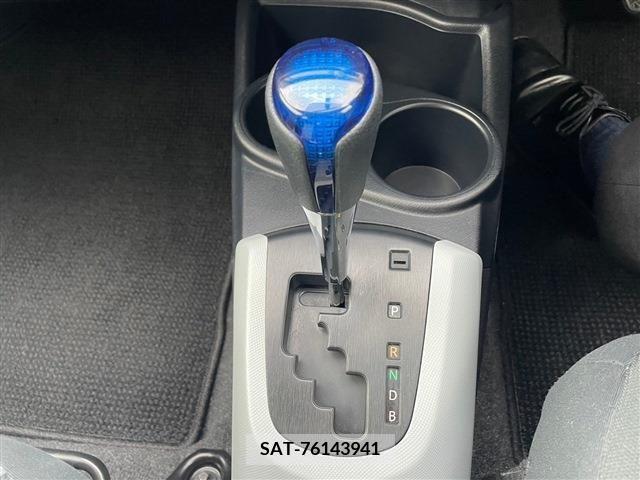 Toyota AQUA 2013-01 214482-15