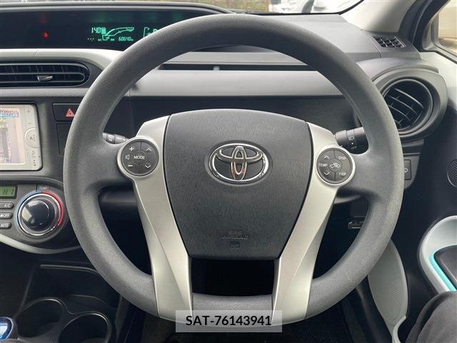 Toyota AQUA 2013-01 214482-9