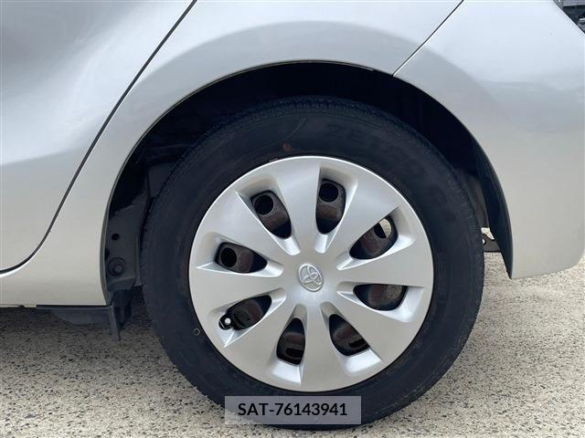 Toyota AQUA 2013-01 214482-8