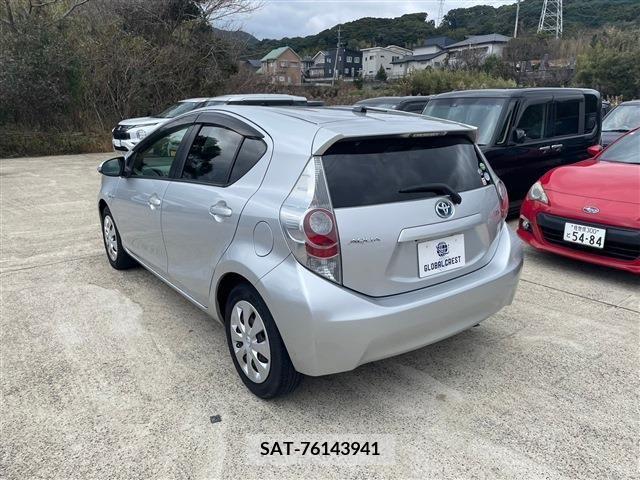 Toyota AQUA 2013-01 214482-5
