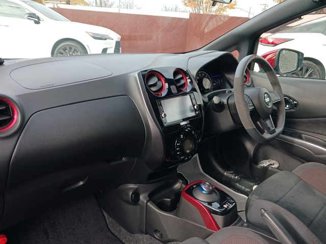 Nissan NOTE 2017-02 195602-21