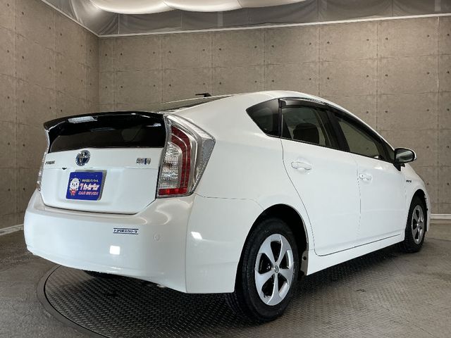 Toyota PRIUS 2014-09 181718-1