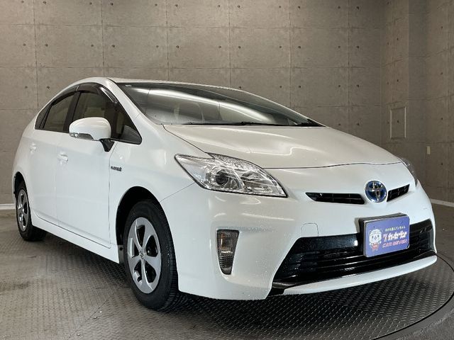 Toyota PRIUS 2014-09 181718-10