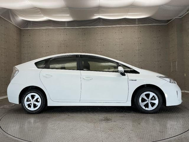 Toyota PRIUS 2014-09 181718-13