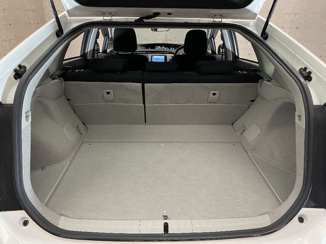 Toyota PRIUS 2014-09 181718-7