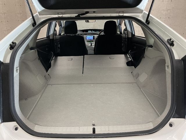 Toyota PRIUS 2014-09 181718-8