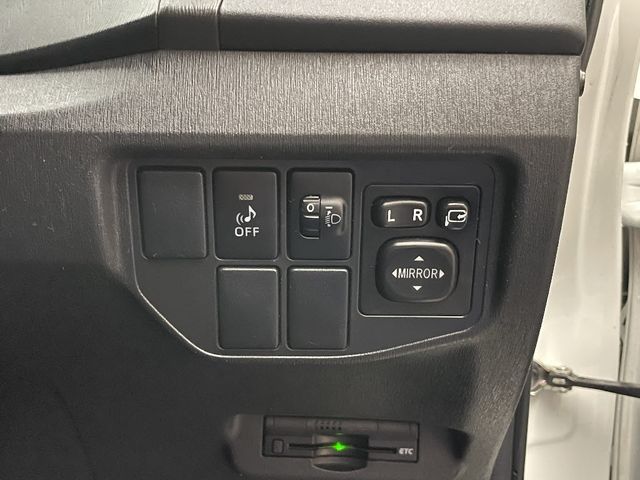 Toyota PRIUS 2014-09 181718-20