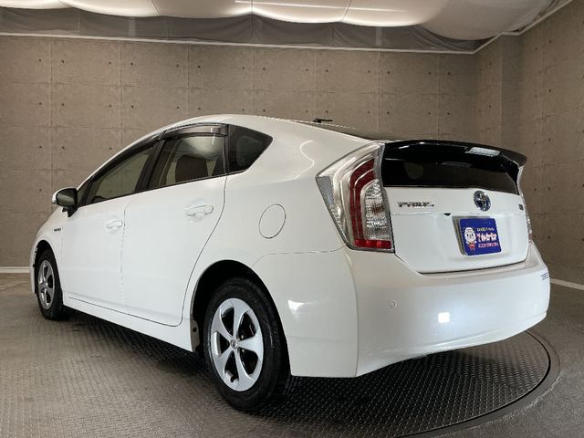 Toyota PRIUS 2014-09 181718-12