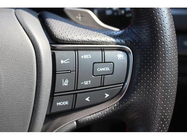 Lexus UX 2019-03 5340-5