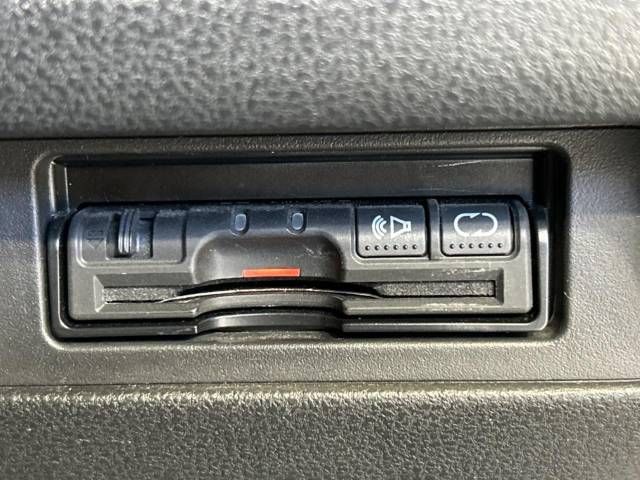 Nissan JUKE 2011-06 12240-4