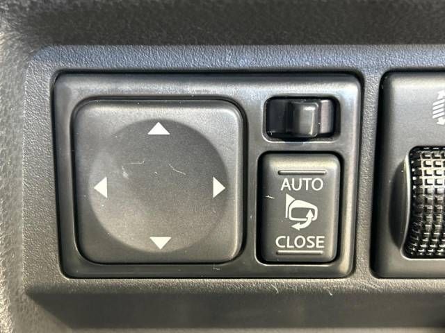 Nissan JUKE 2011-06 12240-6