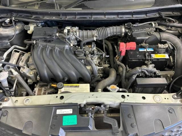 Nissan JUKE 2011-06 12240-18