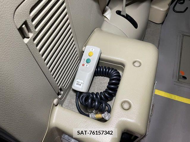 Nissan SERENA 2010-10 328204-6
