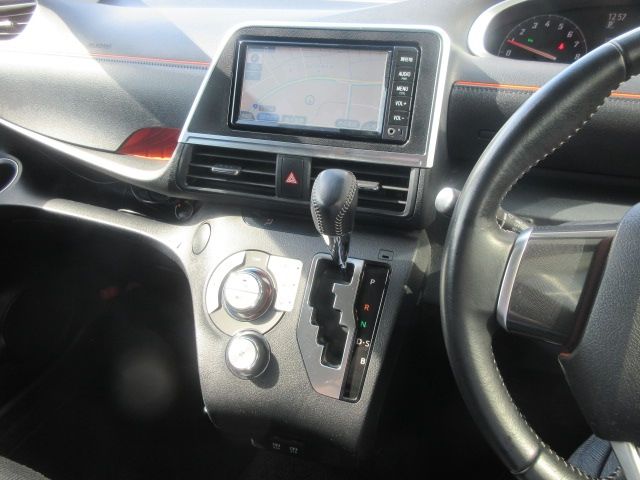 Toyota SIENTA 2019-01 15610-11