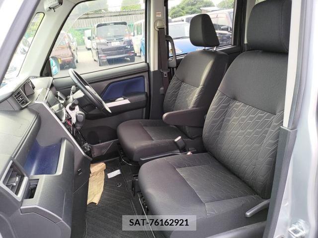 Toyota ROOMY 2018-09 311086-21