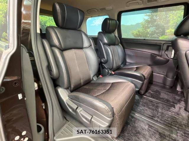 Nissan ELGRAND 2015-01 329008-9