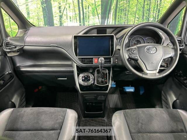 Toyota VOXY 2021-06 288848-1