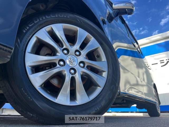 Toyota VOXY 2011-12 370411-14