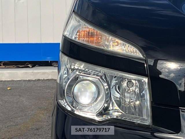 Toyota VOXY 2011-12 370411-13