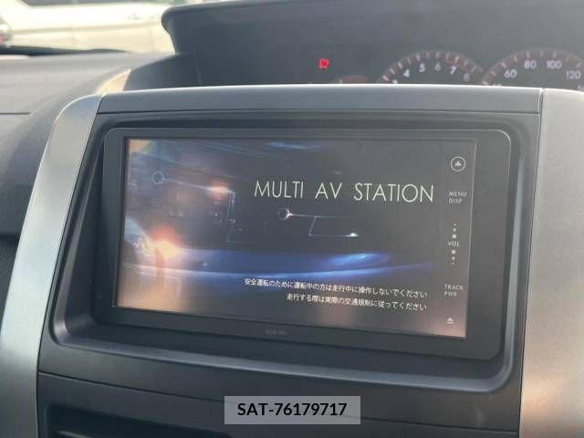 Toyota VOXY 2011-12 370411-2