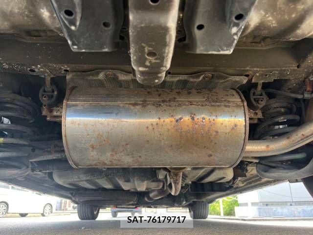 Toyota VOXY 2011-12 370411-19