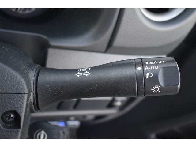 Nissan NV350 Caravan 2022-05 181956-9