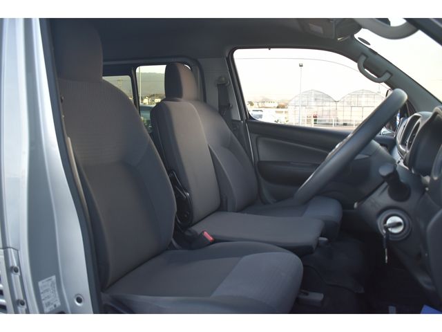 Nissan NV350 Caravan 2022-05 181956-11