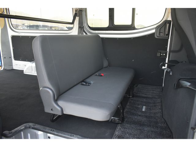 Nissan NV350 Caravan 2022-05 181956-14