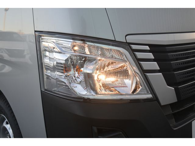 Nissan NV350 Caravan 2022-05 181956-17