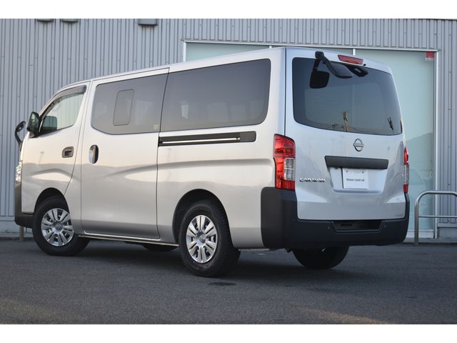 Nissan NV350 Caravan 2022-05 181956-21