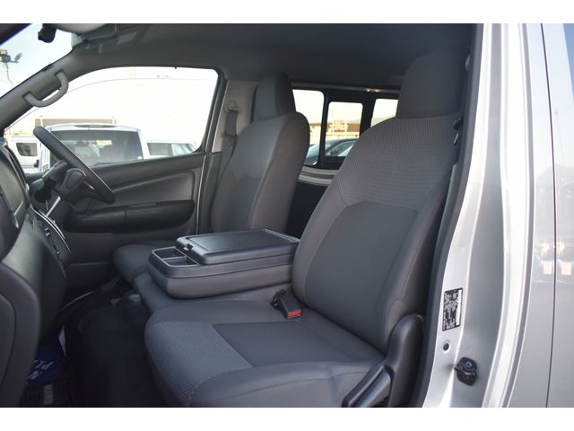 Nissan NV350 Caravan 2022-05 181956-13