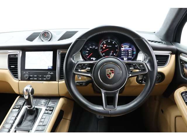 Porsche MACAN 2017-08 24901-7