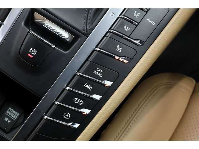 Porsche MACAN 2017-08 24901-16