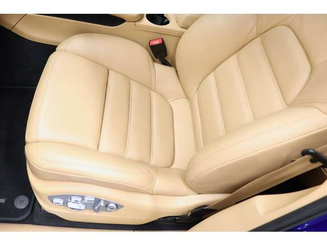 Porsche MACAN 2017-08 24901-6